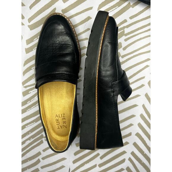 Naturalizer Women's Adiline Slip On Flat Loafers Black Leather - Picture 5 of 7